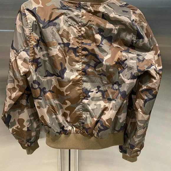 NWOT camo WEST COAST VIBES bomber jacket! 😎 - Picture 4 of 14